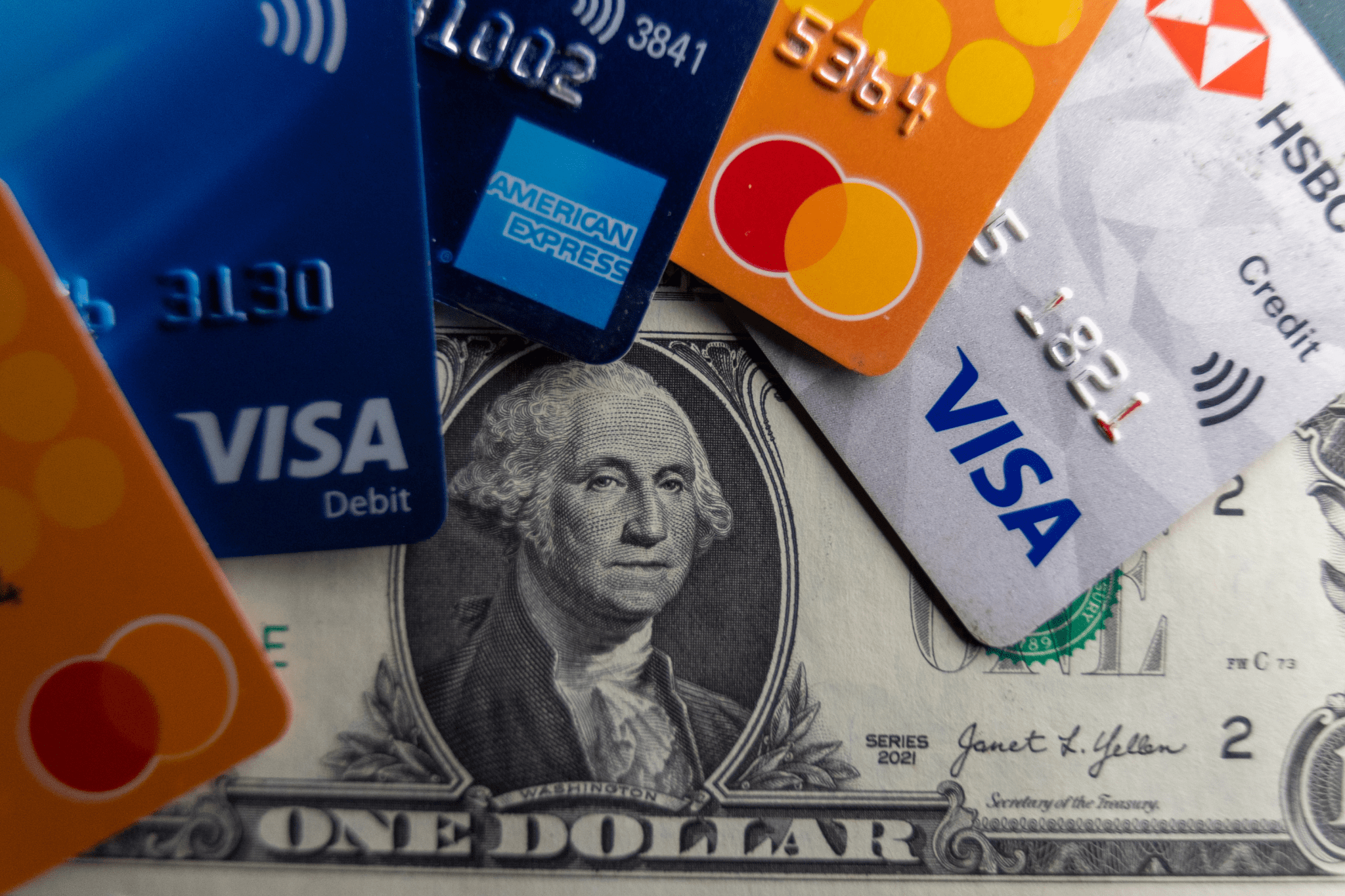 American credit card debt nears all-time high: Experts weigh in on ways out
