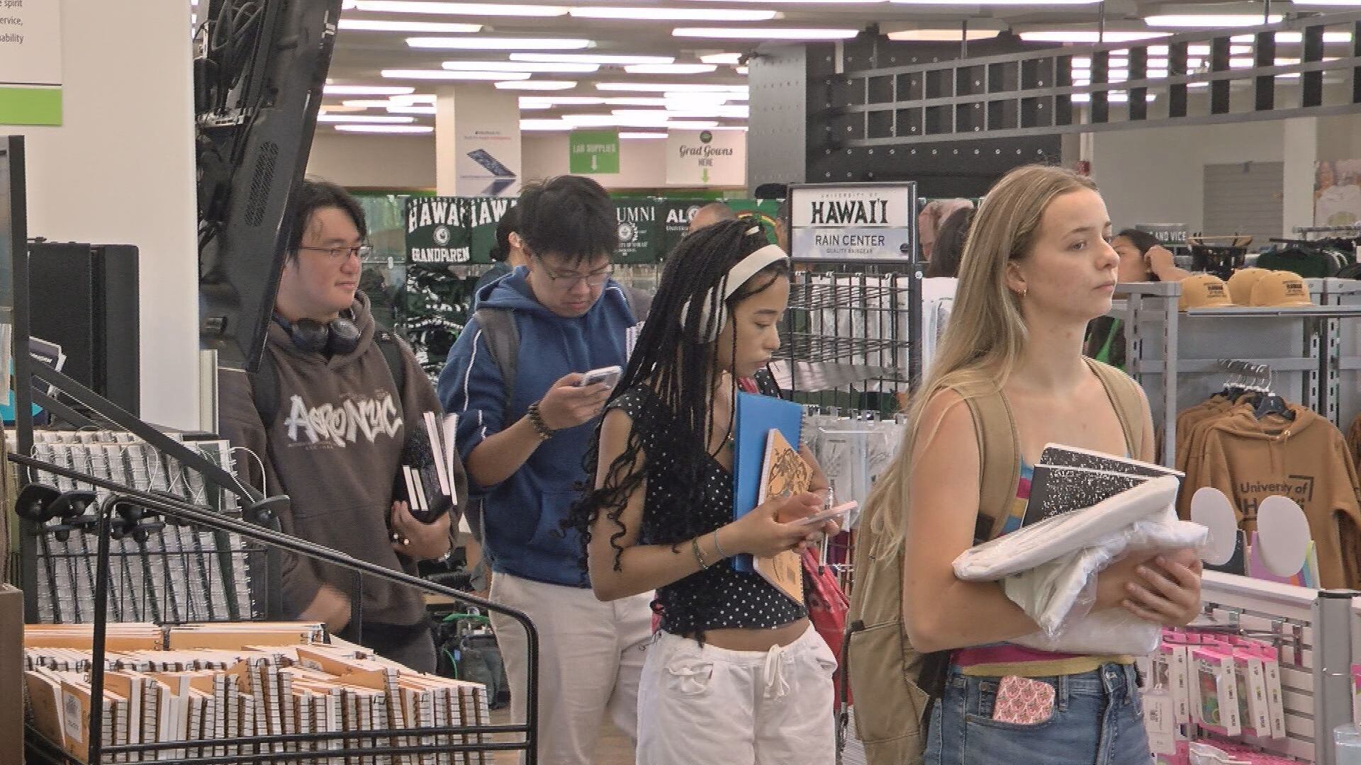 ‘First-day jitters': University of Hawaii welcomes 50K students back to school for fall semester