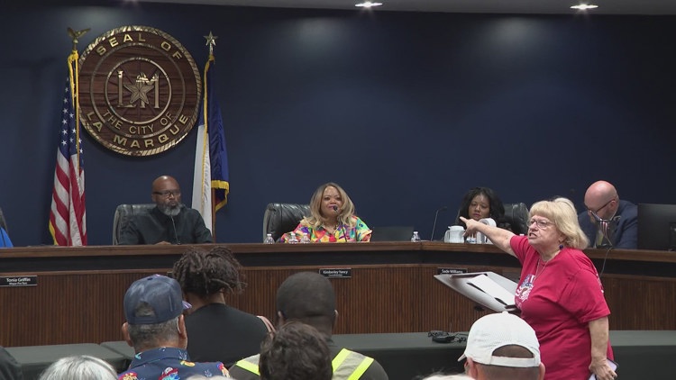 La Marque residents call for mayor's resignation during tense meeting after indecent exposure arrest