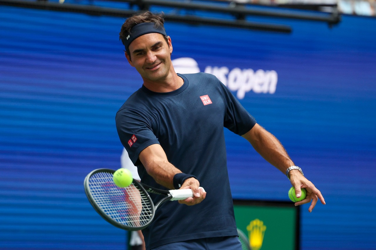 Roger Federer doesn't get mad when he's playing golf, either