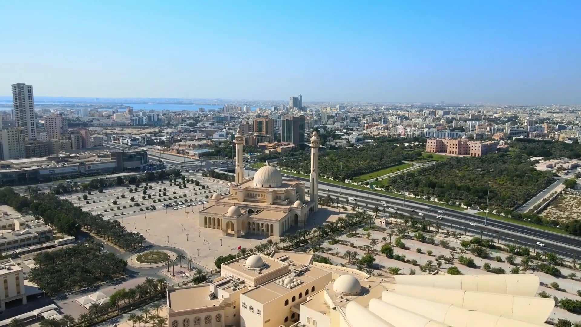 Manama, Bahrein: riprese aeree della capitale e centro commerciale ...