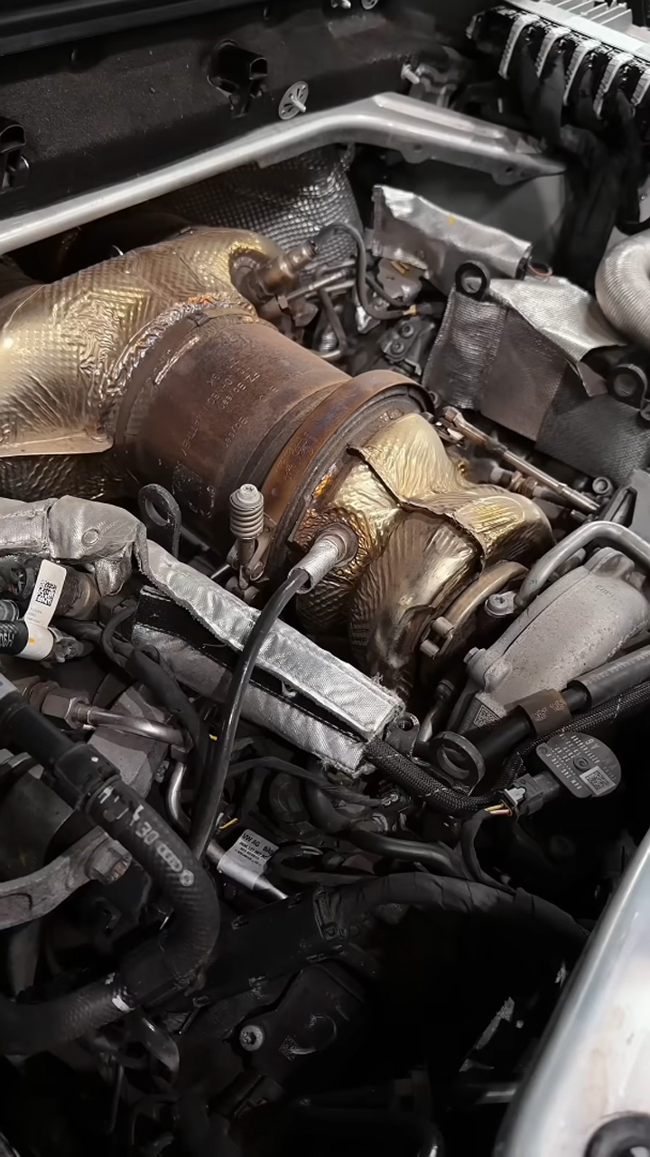 Porsche Cayenne engine diagnostic reveals metal in the oil pan