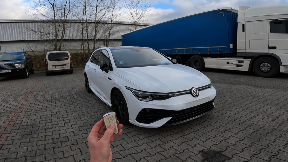 VW Golf R MK8 Vollgas auf der deutschen Autobahn!