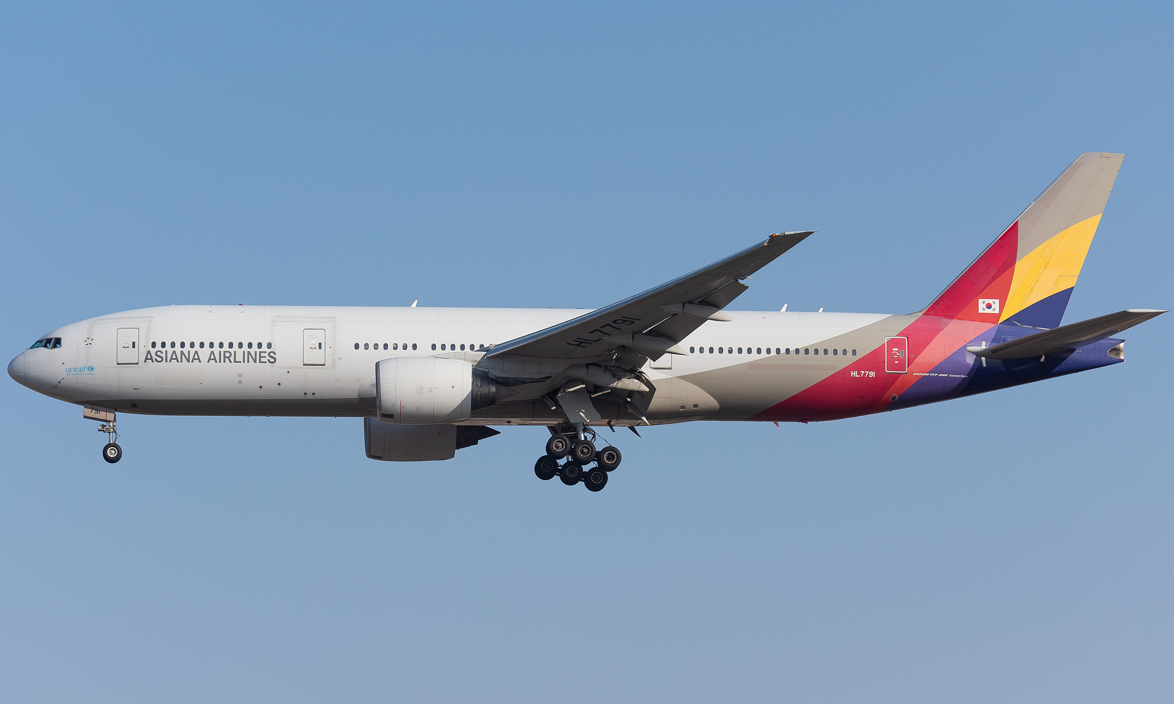 woman-sues-airline-for-100m-after-being-denied-entry-to-vietnam-over