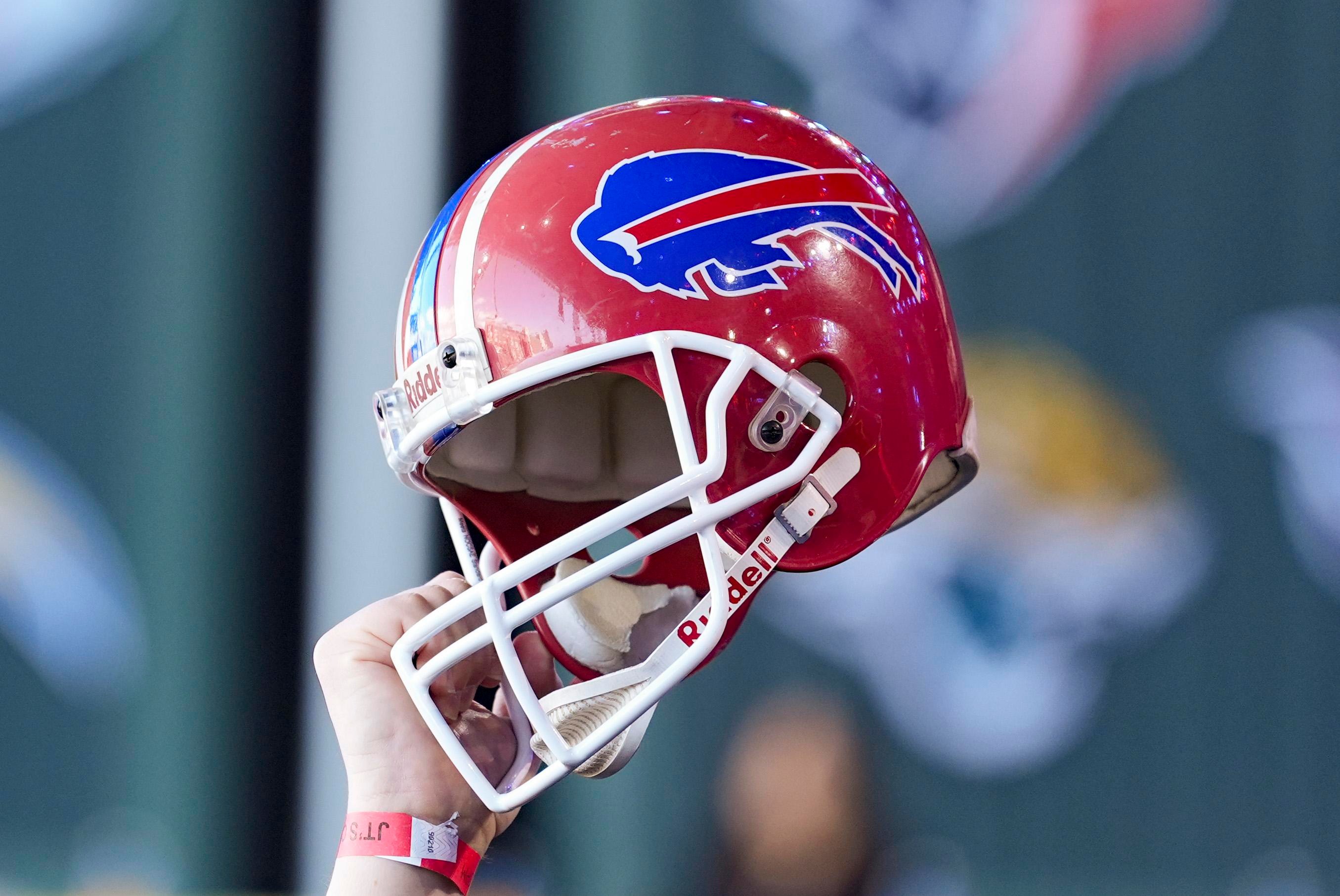 Buffalo Bills announce their Christmas game uniform and helmet combination