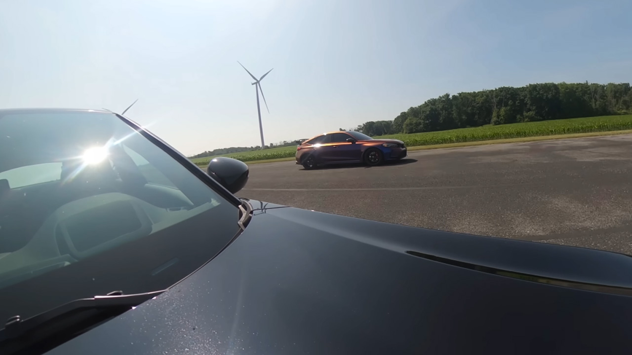 Acura Integra Type S outruns Civic Type R head to head on the drag race