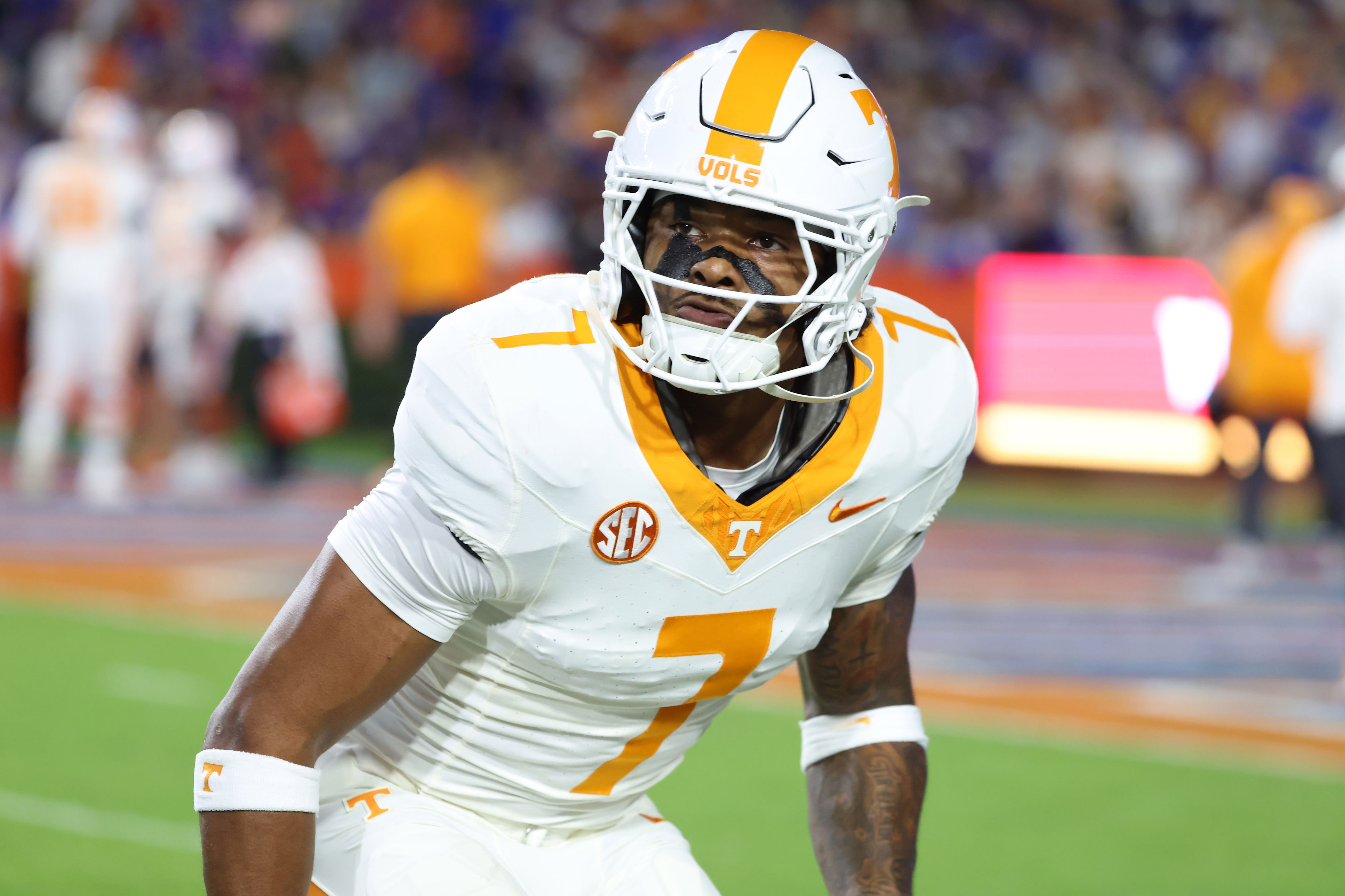 Tennessee LB Arion Carter makes generous gesture after NCAA suspension