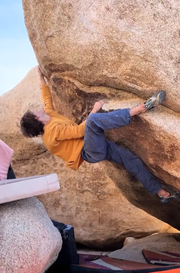 Joshua Tree climbing features and environment