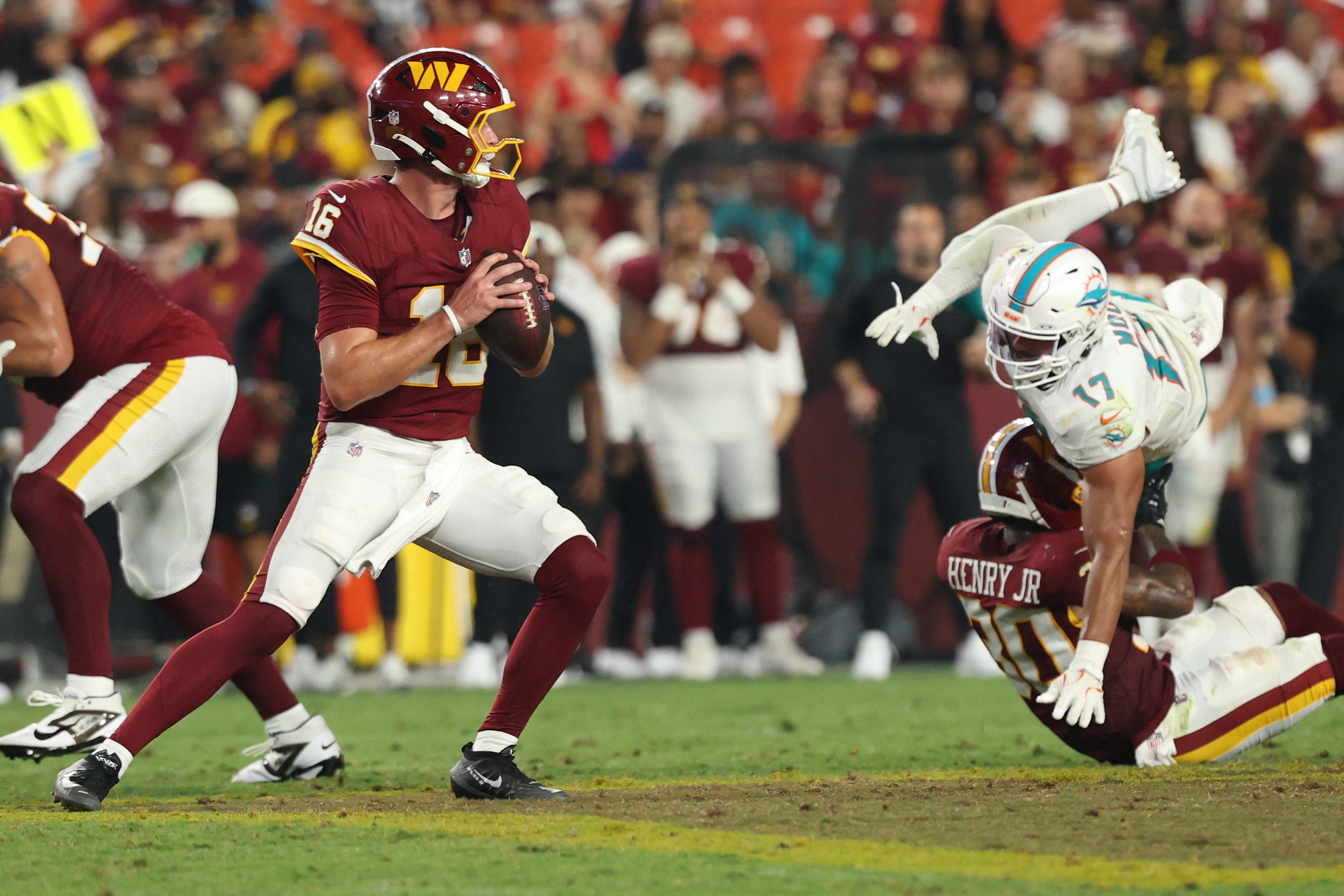 Injured Dolphins rookie pass rusher won't be back this week