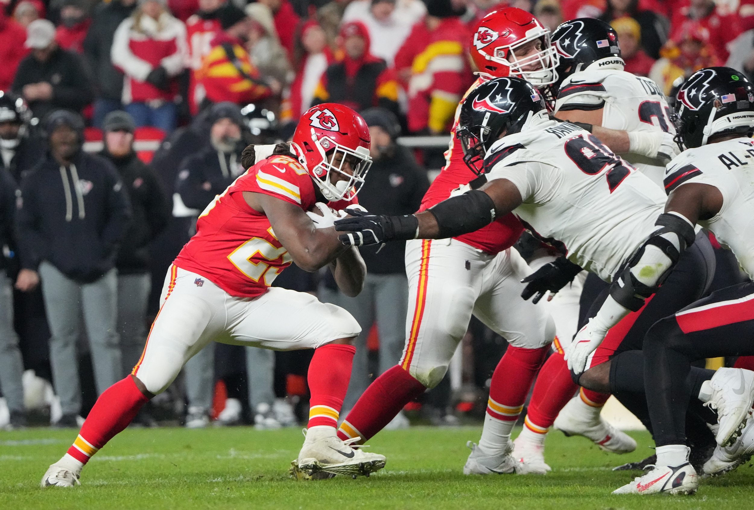 Lions meet with RB Kareem Hunt
