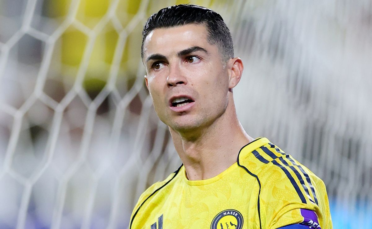 cristiano-ronaldo-sends-three-word-message-to-teammates-after-being