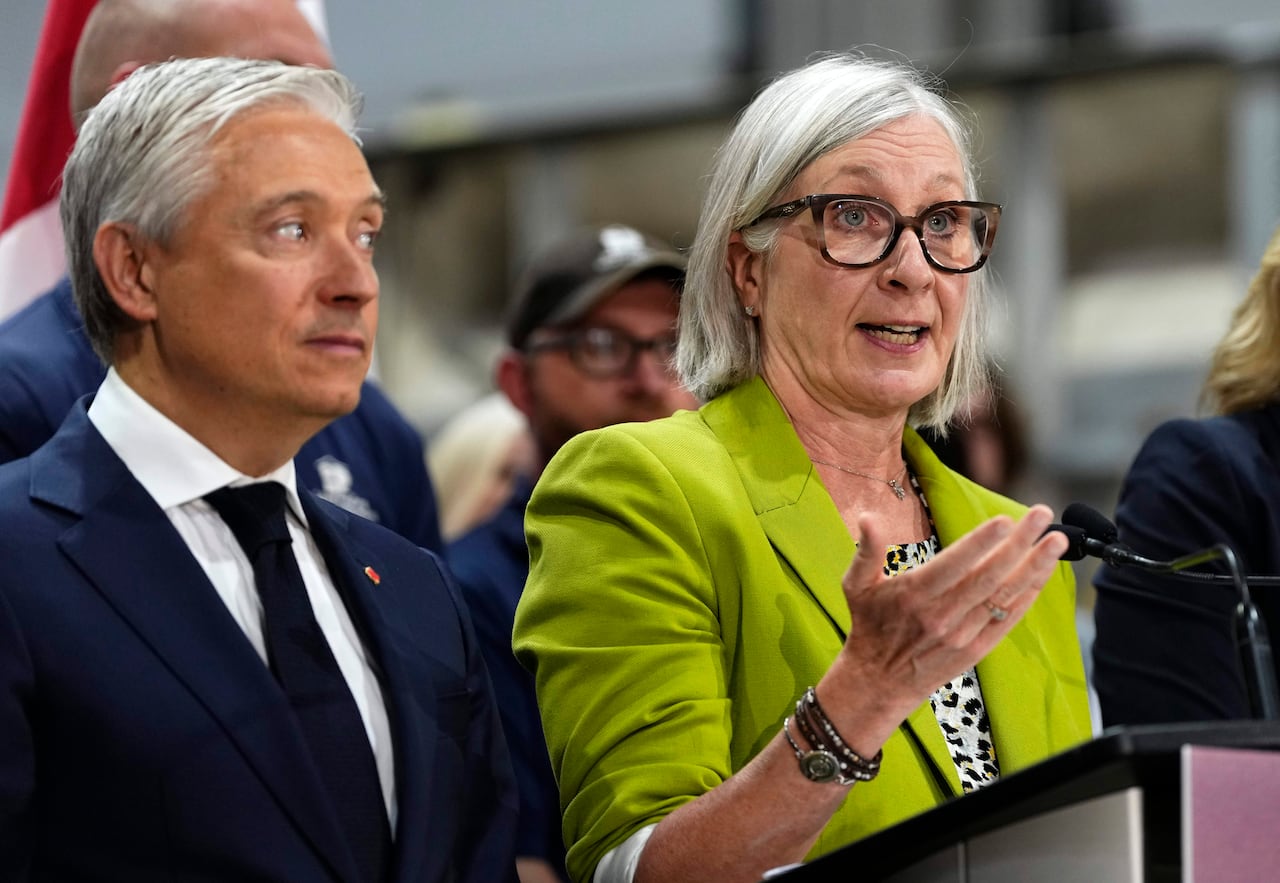 Jobs minister announces temporary changes to employment insurance
