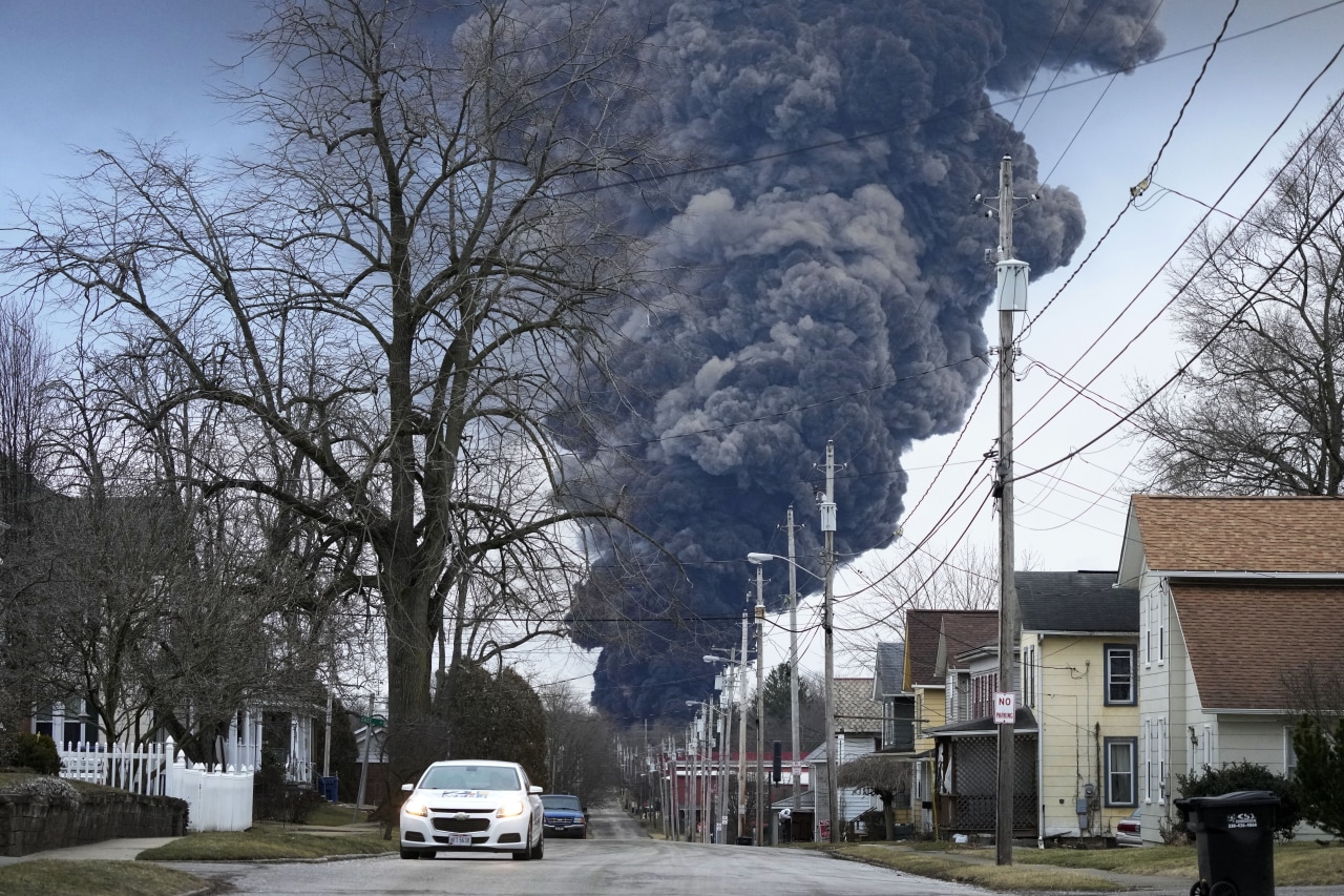 Officials played down risks in Ohio train disaster, residents now say
