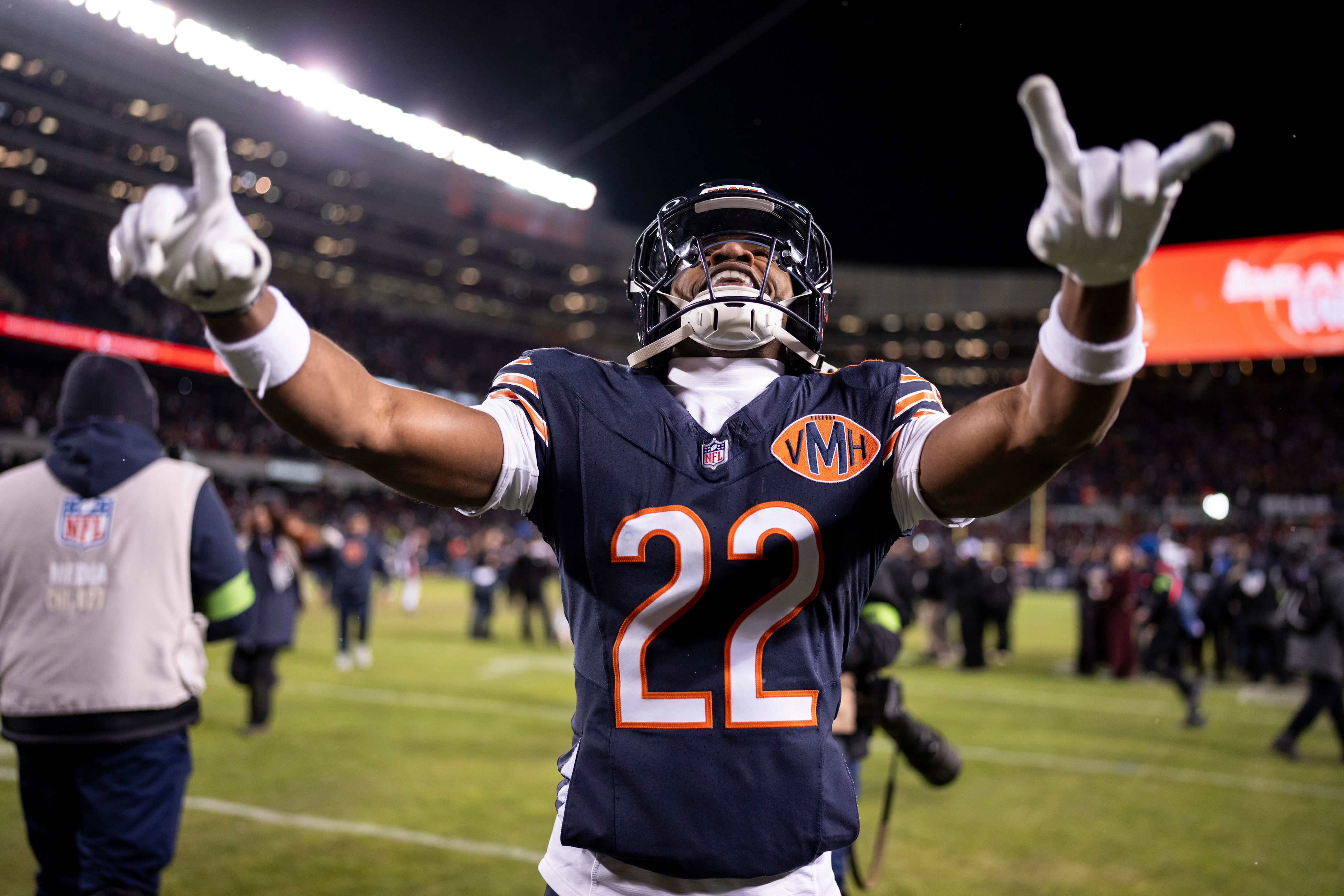 Chicago Bears roster moves: Keyshaun Elliott and Elijah Hicks activated off PUP