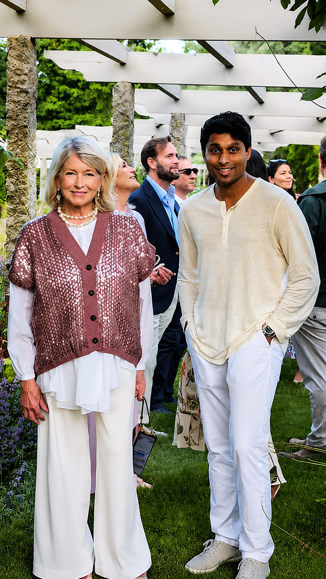 Summer dinner at Martha Stewart's Bedford farm shows how she hosts guests