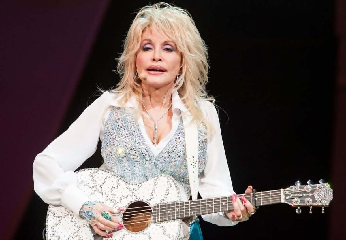Huyền thoại âm nhạc Dolly Parton qua đời