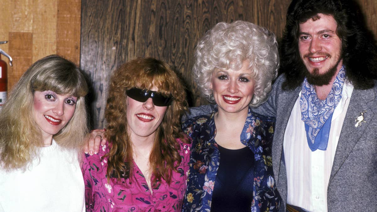 who-are-dolly-parton-s-siblings-meet-the-country-legend-s-11-brothers