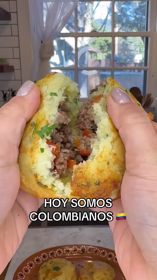 A delicious Colombian papa rellena recipe for everyone