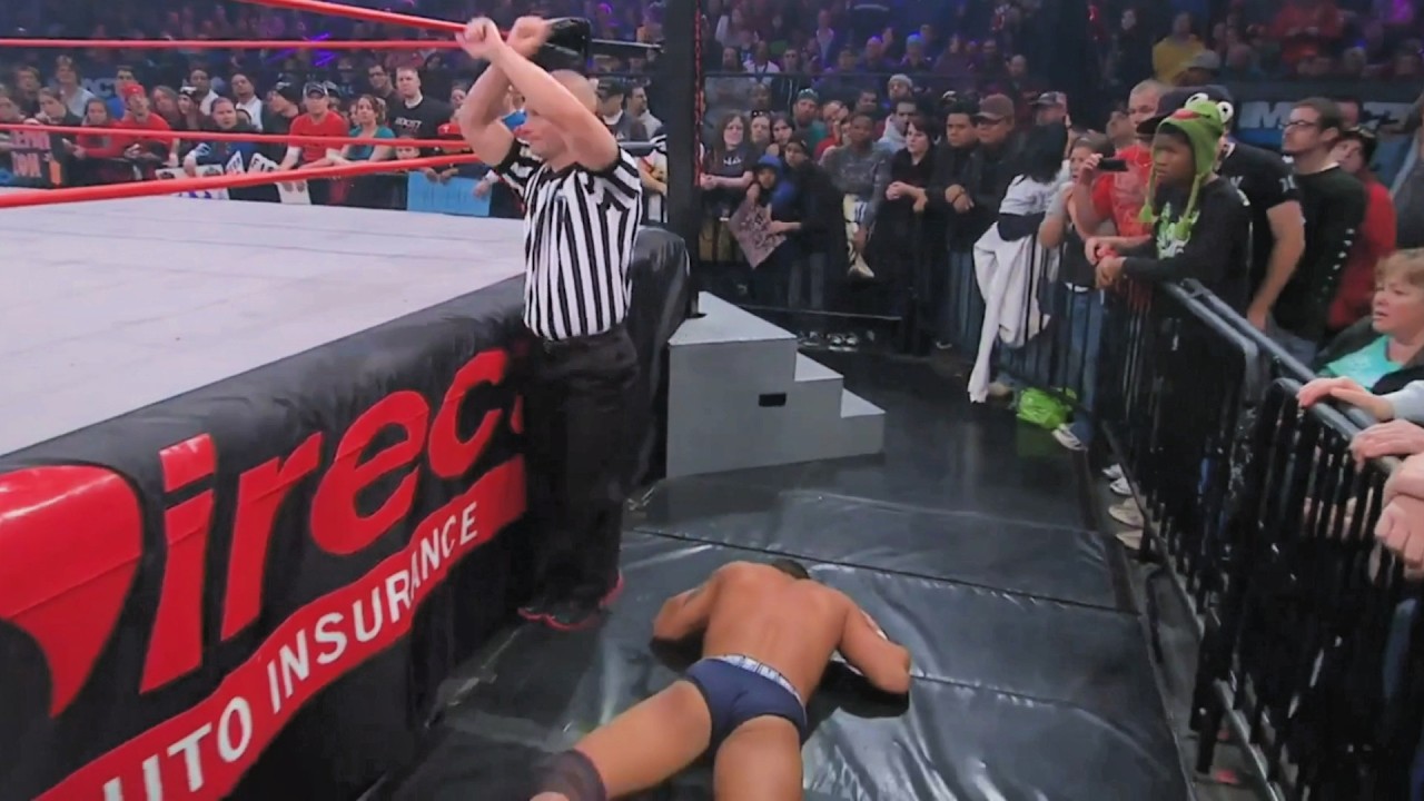 Wrestlers who collapsed in the ring
