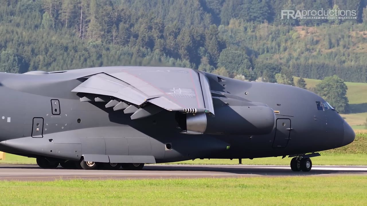 Watch 800,000+ pound monsters storm the runway on 4 screaming engines