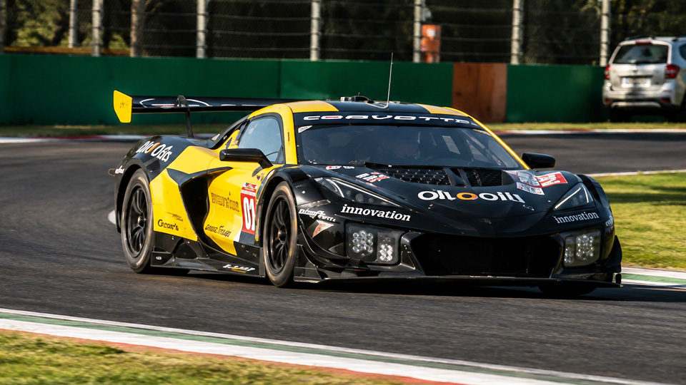 Corvette GT3.R accelerations unleash pure motorsport noise