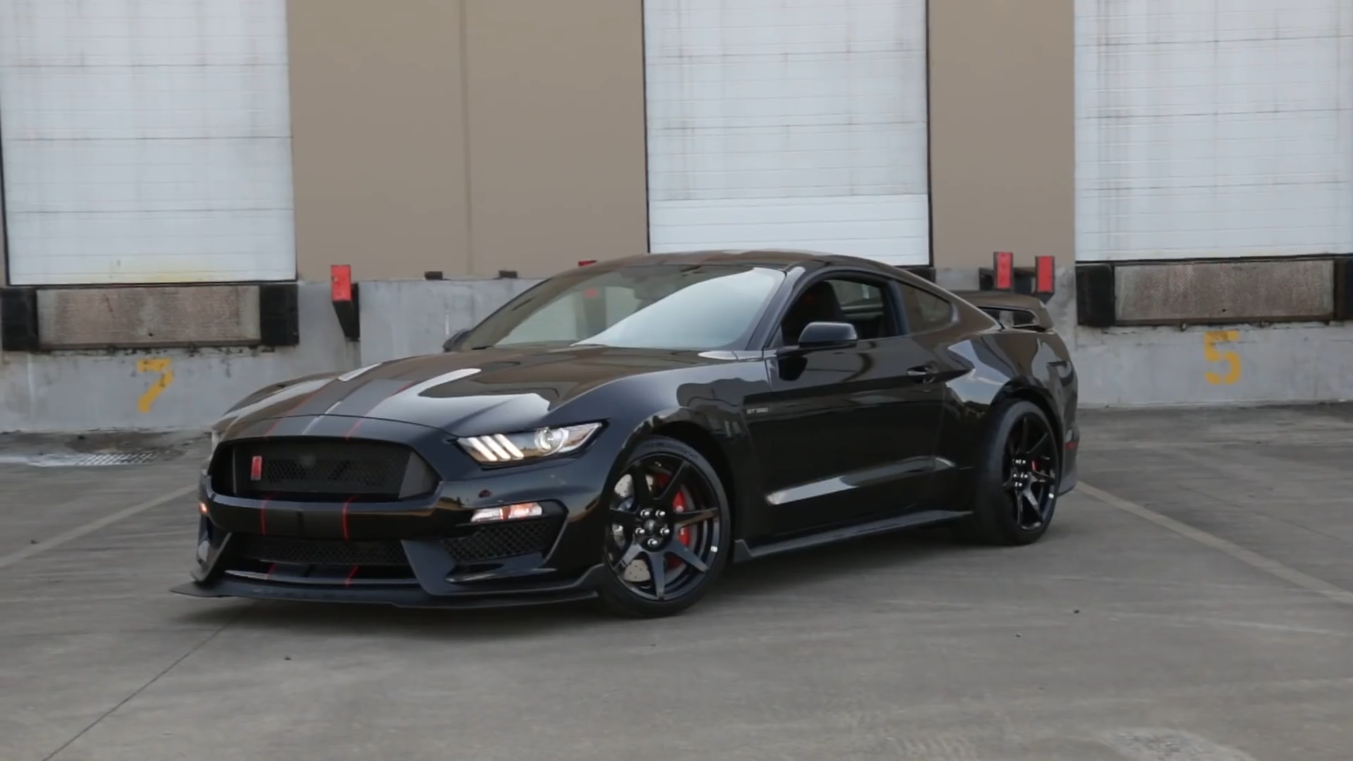 Shelby GT350R delivers unmatched track performance and power