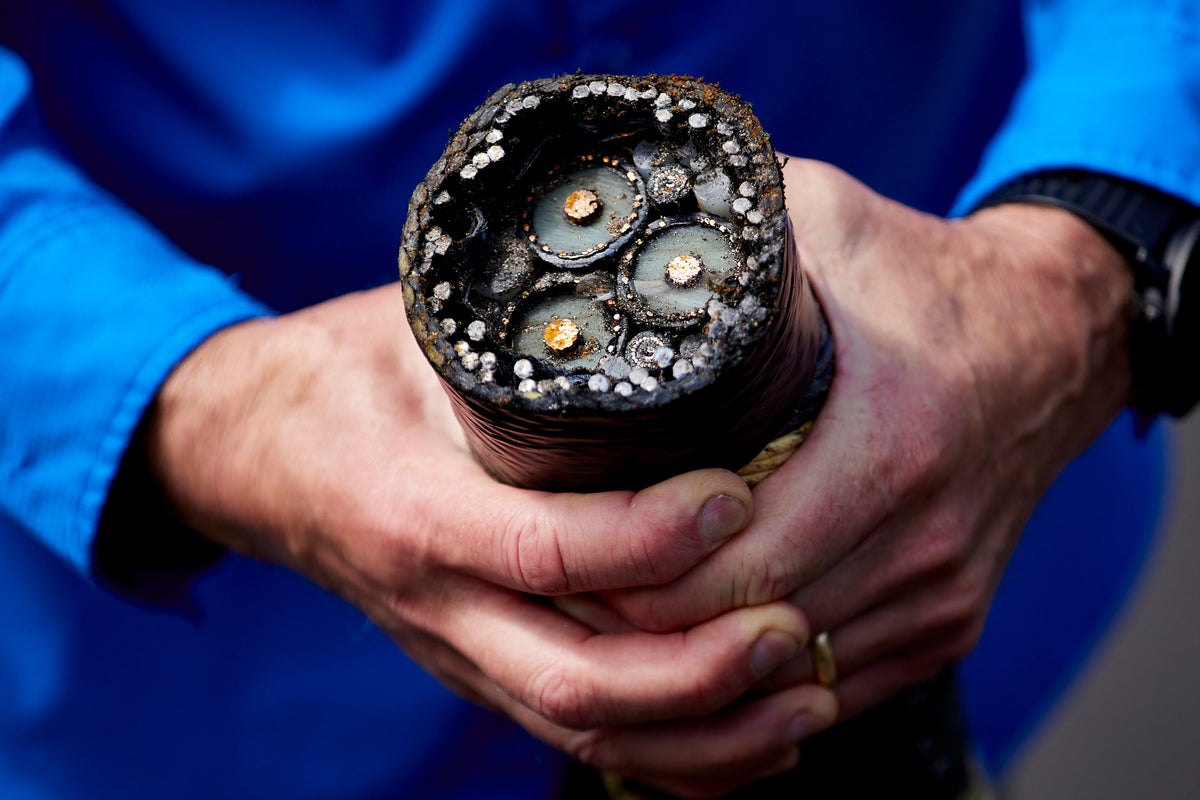 Wave energy testing site opens off Oregon, a green energy milestone in ...