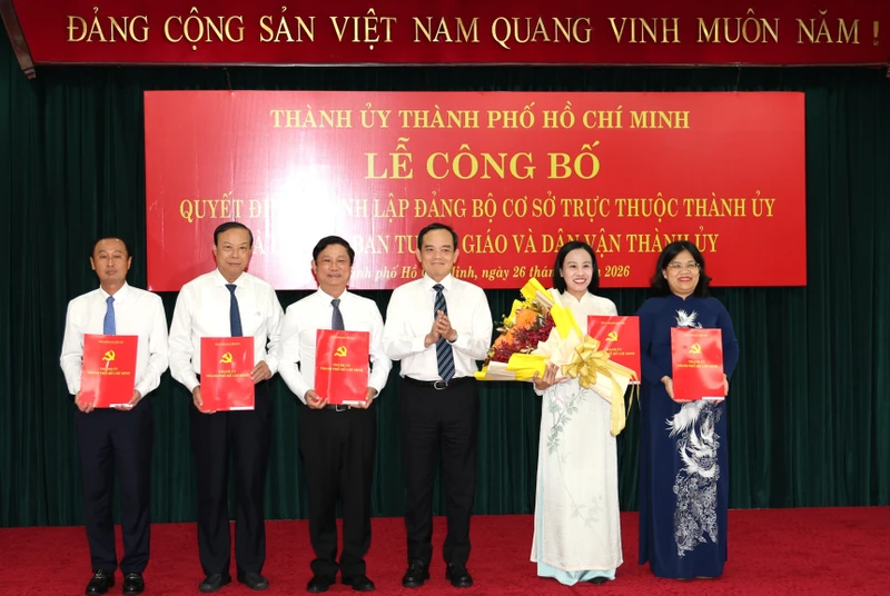 Công bố các quyết định thành lập Đảng bộ và chỉ định nhân sự của Thành ủy TPHCM