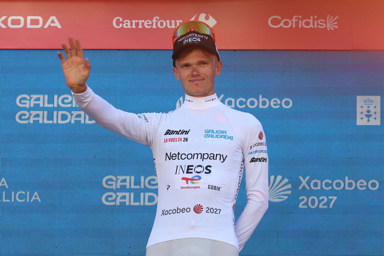 Oscar Onley rides to white jersey at Vuelta a España after being up all night ill
