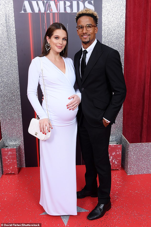 Helen Flanagan breaks down in tears and reveals ex Scott Sinclair hasn ...