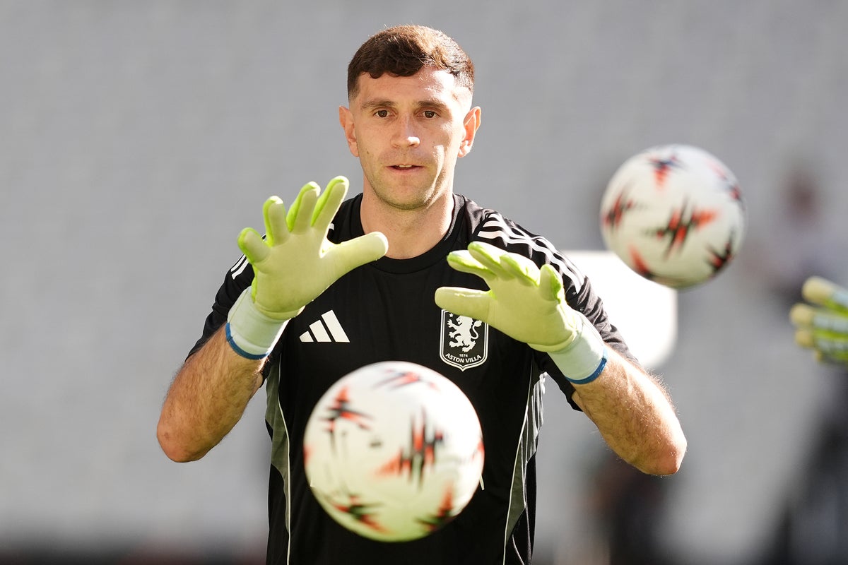 Chelsea in talks to sign goalkeeper Martinez from Aston Villa