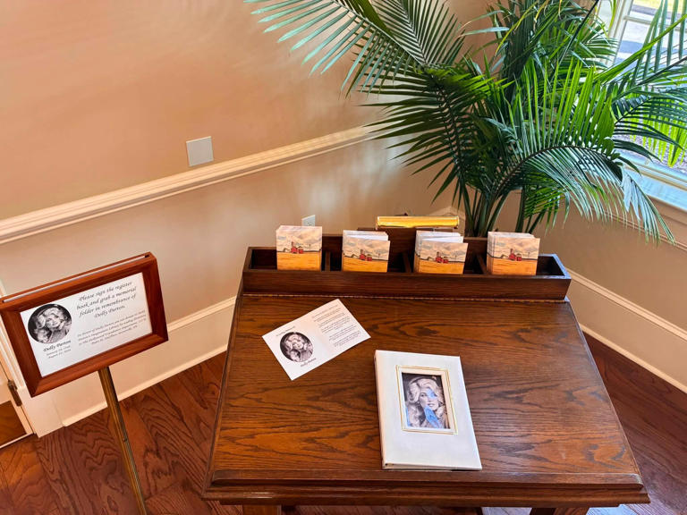 Public invited to sign Dolly Parton’s memorial book at Tennessee ...