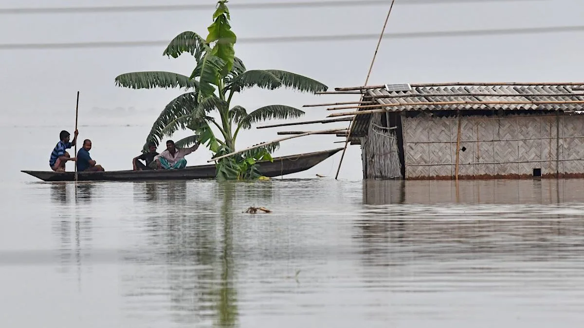 Flood situation worsens in rural and urban areas of Lucknow