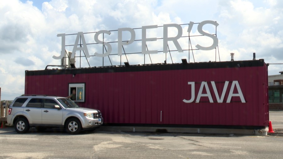 Jasper’s Java donates $1,500 to Dolly Parton’s Imagination Library
