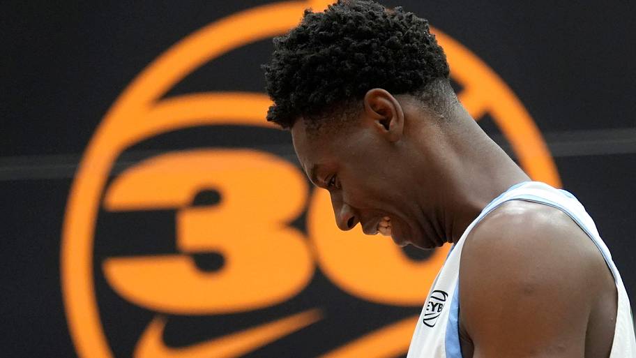 Baylor and Kentucky among first visits for rising 5-star big man prospect, Lewis Uvwo