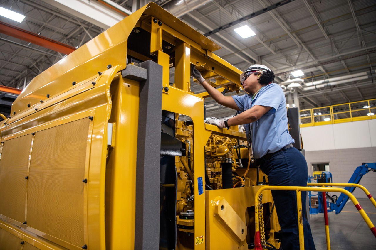 Big manufacturers find new demand in equipping AI data centers