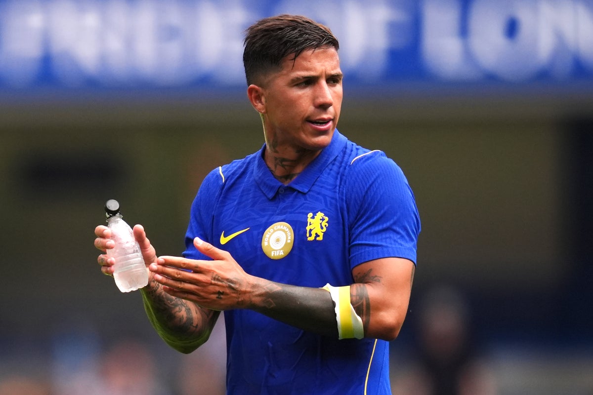 Fernandez booed by some Chelsea fans on Stamford Bridge return