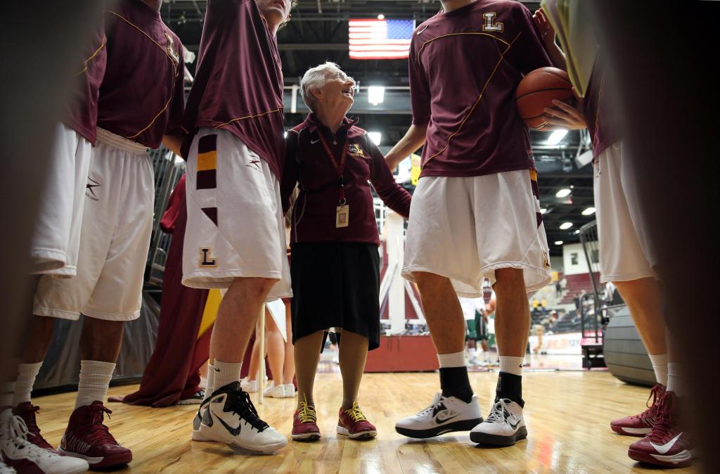 Loyola Chicago set to honor legendary chaplain Sister Jean with statue