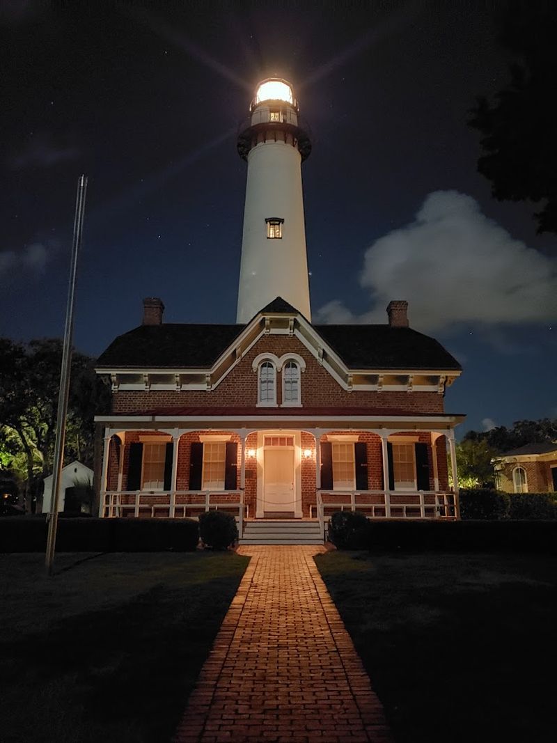 A haunted Georgia lighthouse still has visitors talking about strange ...