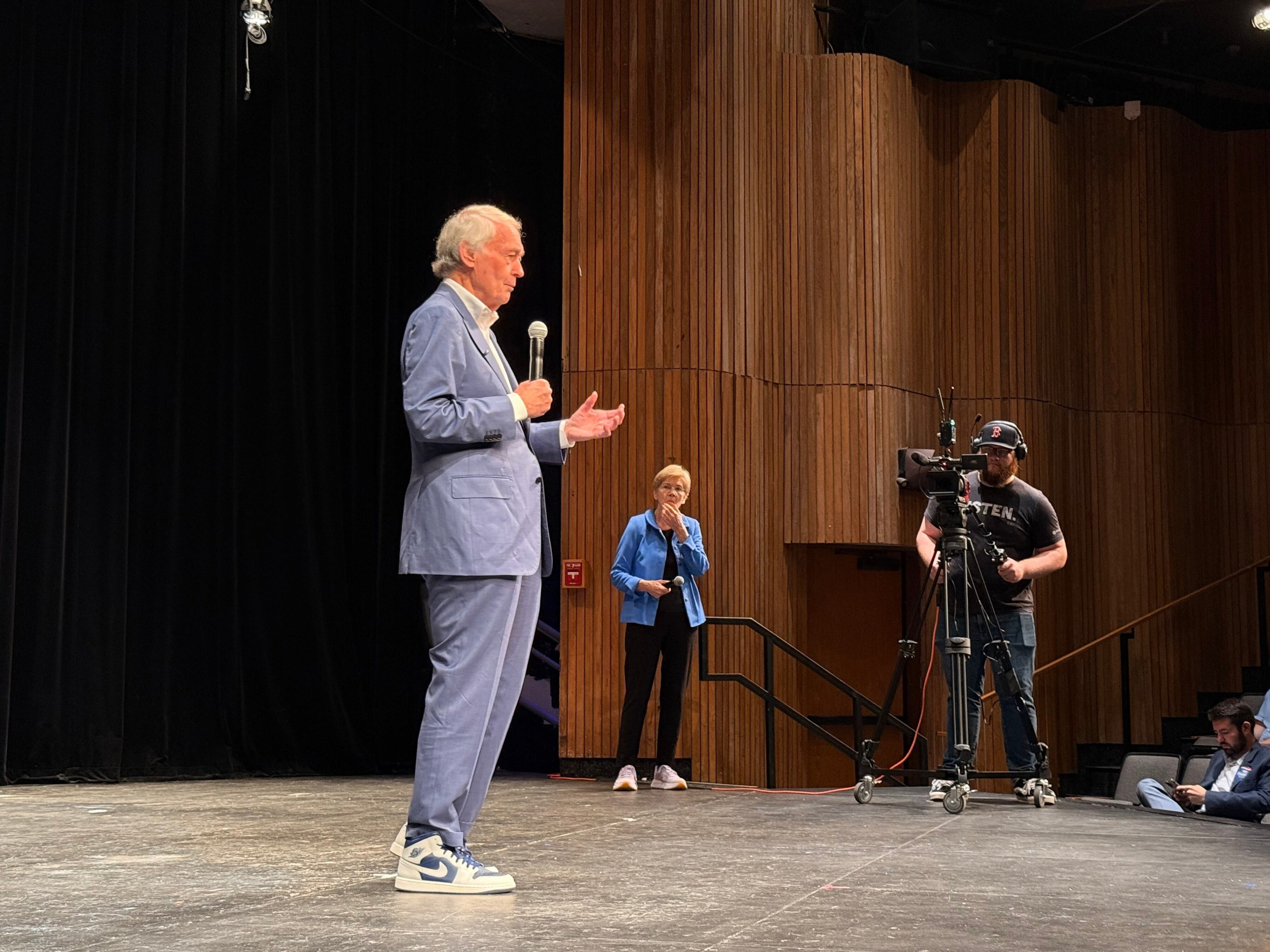 ‘Heart of this battle': US Sen. Ed Markey discusses affordability at Holyoke Community College forum