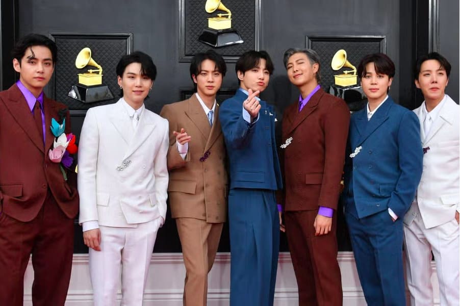 Grammy xem xét lại giải nhạc Pop châu Á sau quyết định của BTS