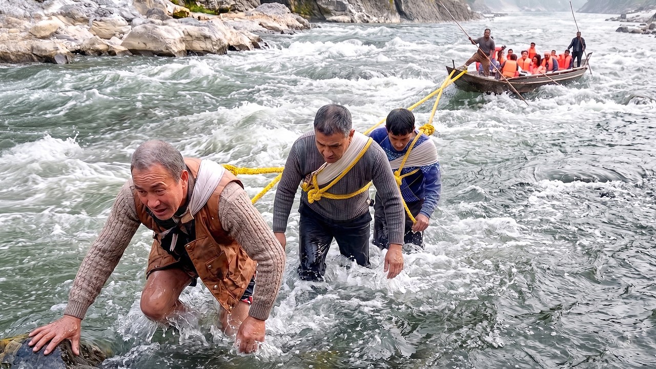 A day in the life of human river boat pullers in China