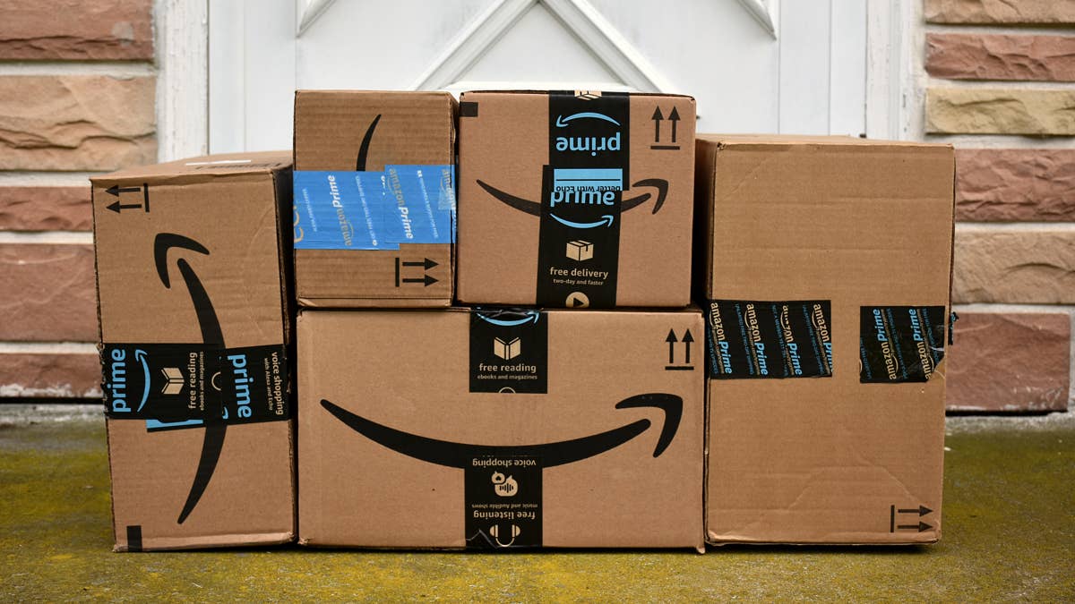 Amazon's wearable blanket hoodie comes in dog and cat prints, and we're ready to hibernate
