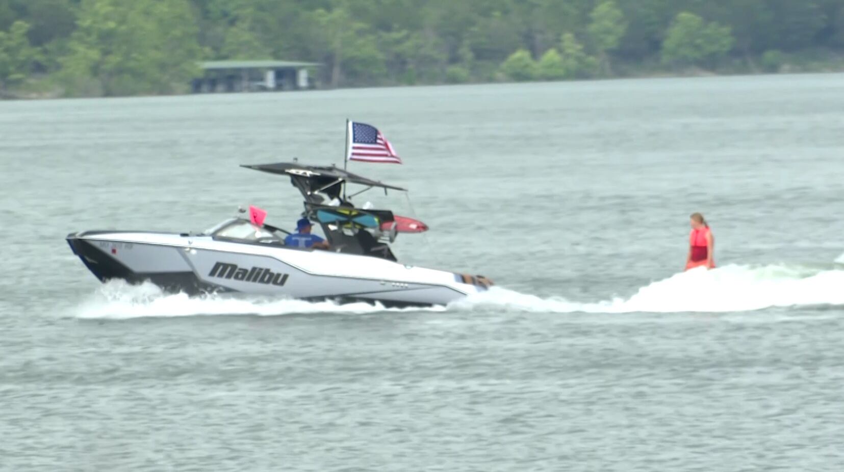 Table Rock Lake wake boat petition presented to state lawmakers