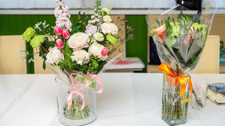 DIY string light vases that look so high-end with budget-friendly materials