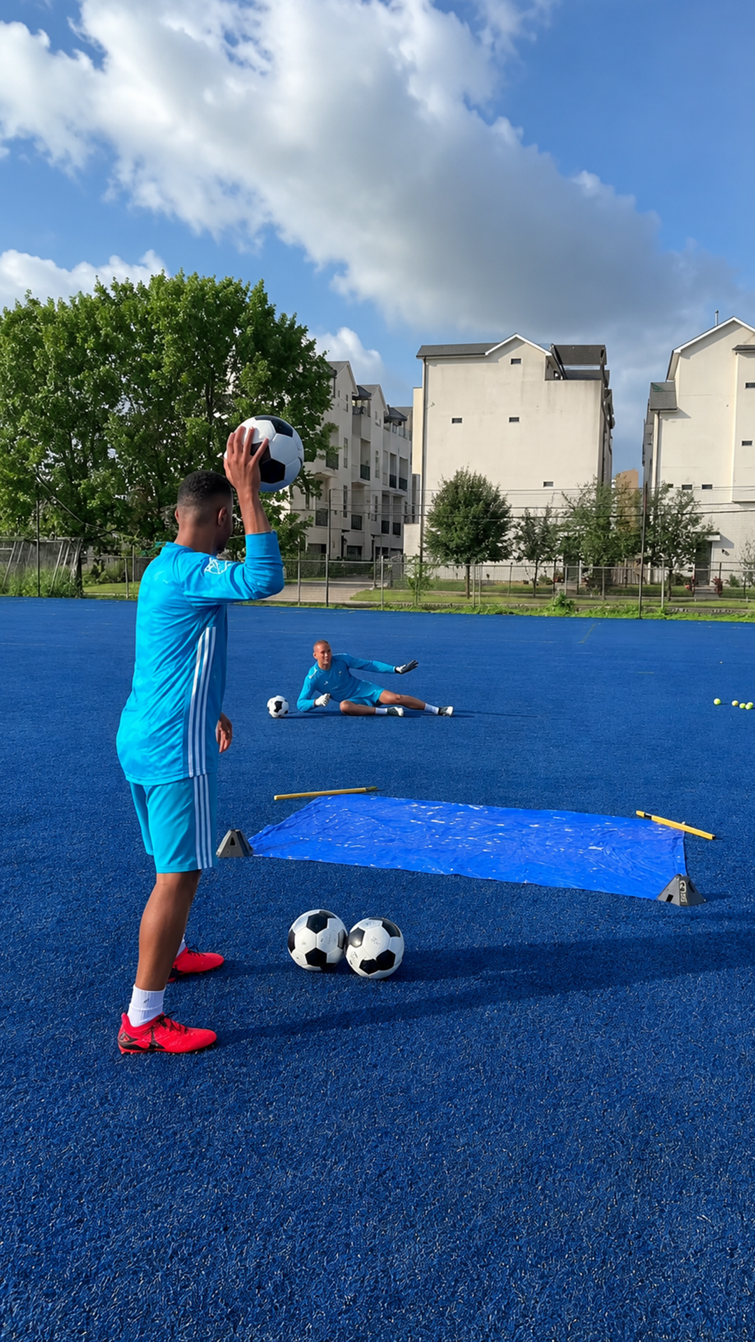 I trained a goalkeeper with this diving reaction challenge