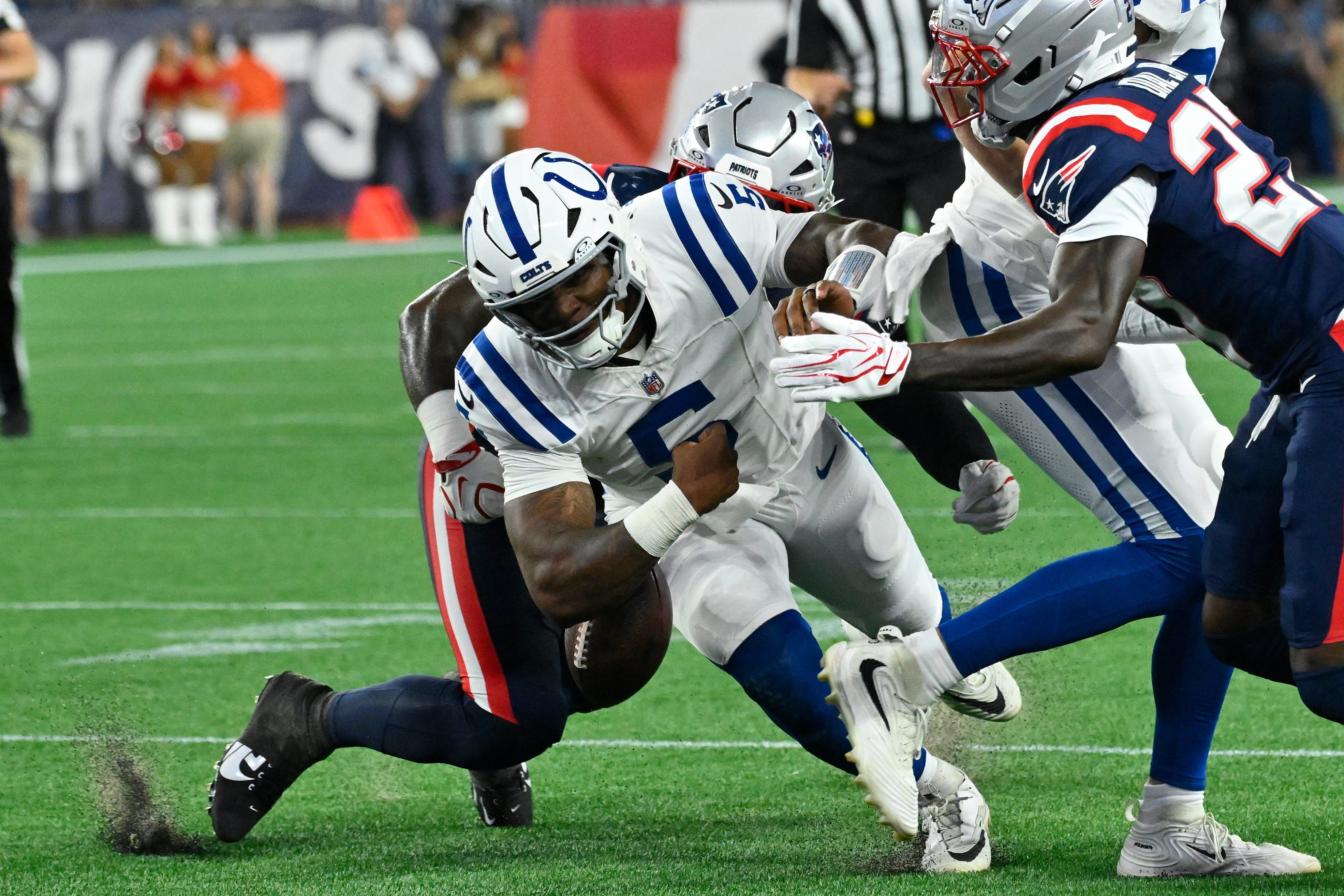 Best and worst defensive PFF grades for Patriots in tie with Colts