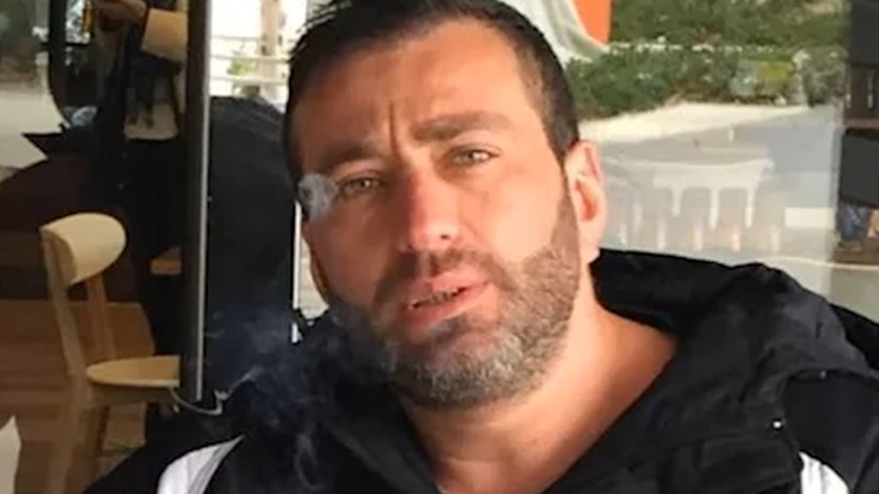 Police hunt for mystery car after crime boss shot in Melbourne driveway