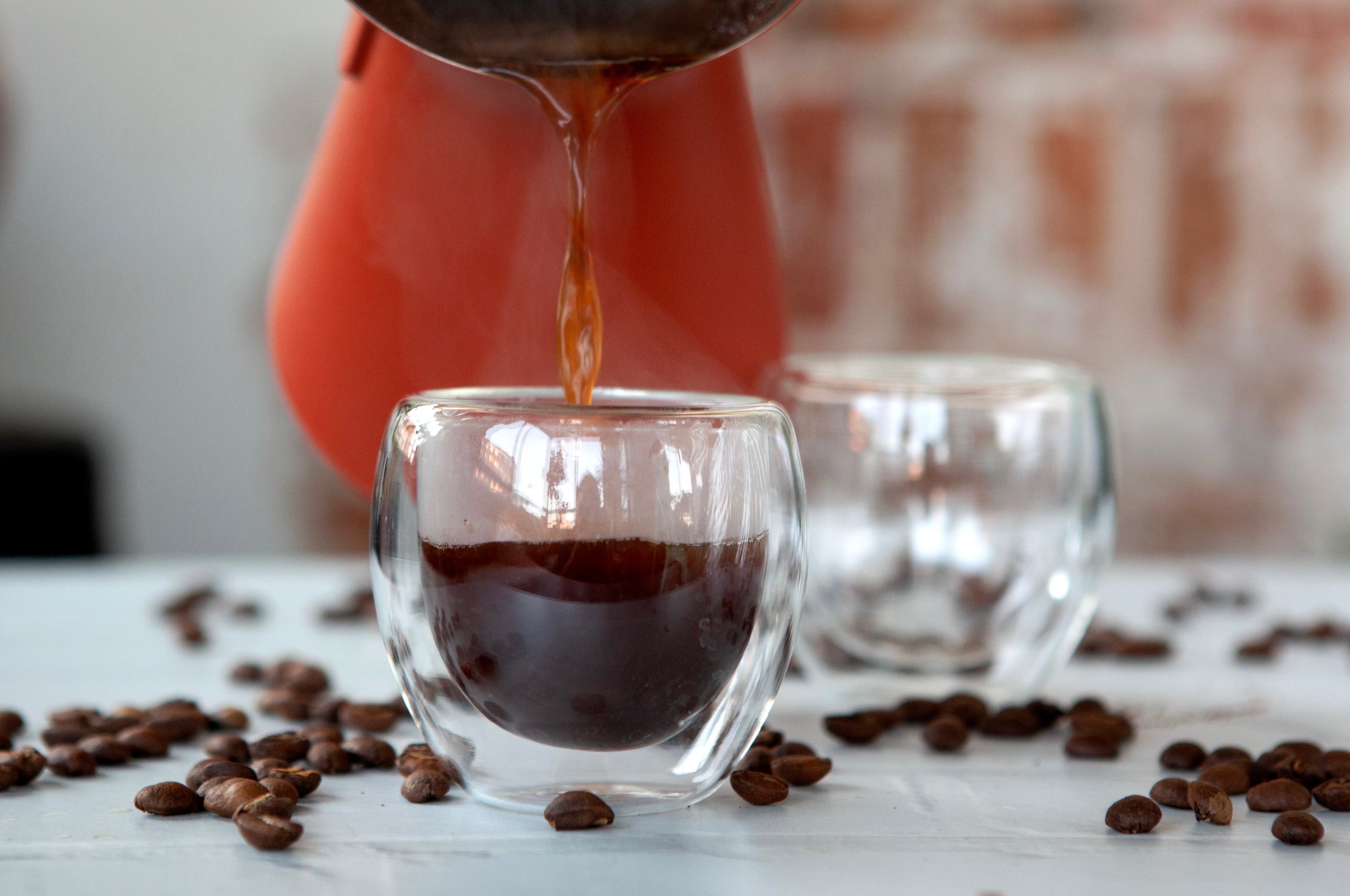 Estudio revela qué efectos tiene el café en tu intestino y cerebro