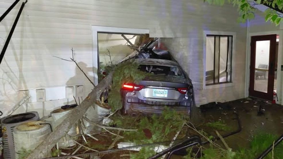 Driver crashes into Kilgore Apartments, narrowly misses residential unit